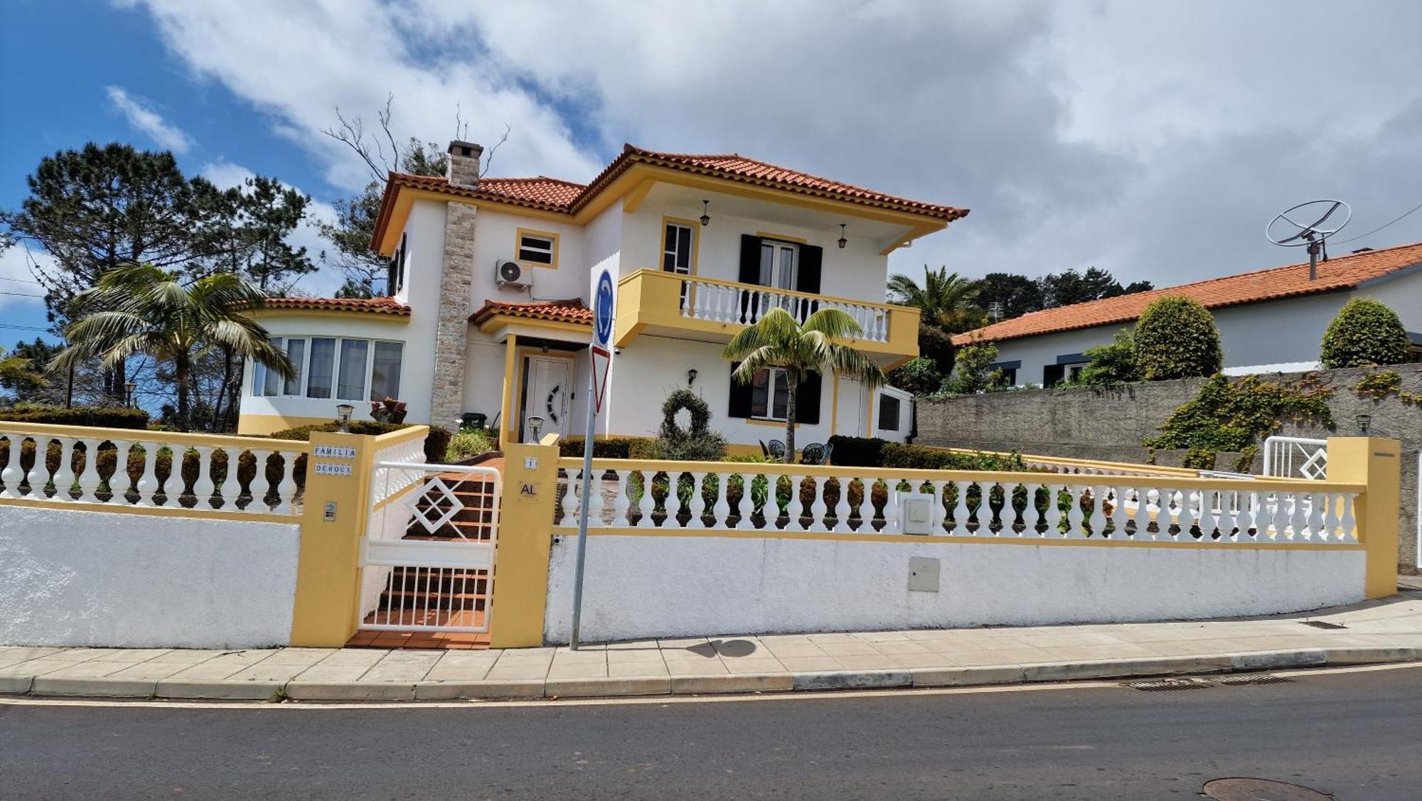 Villa Familia Dehoux Camacha  Ngoại thất bức ảnh